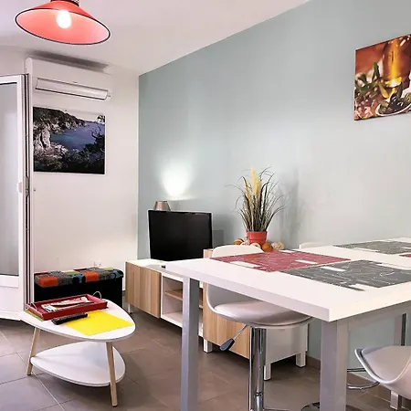 Bo040-1109 2 Pieces 4 Couchages Les Mimosas * Bormes-les-Mimosas